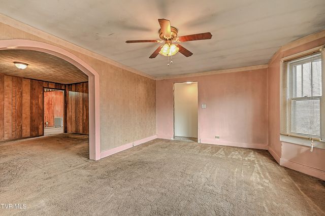 1308 South Eastman Road, Kingsport, TN 37660