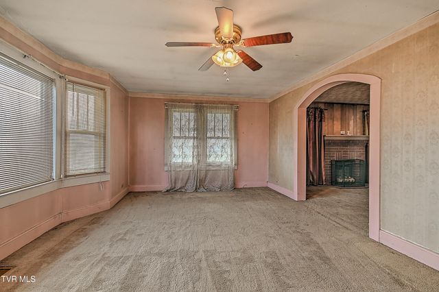 1308 South Eastman Road, Kingsport, TN 37660