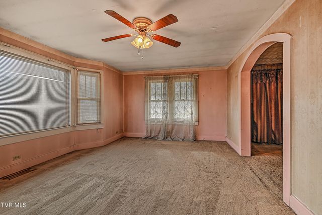 1308 South Eastman Road, Kingsport, TN 37660