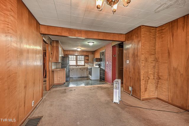 1308 South Eastman Road, Kingsport, TN 37660