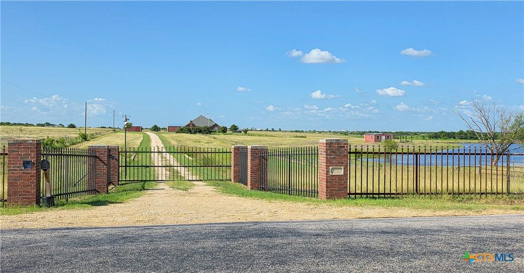 2450 W Amity Road, Salado, TX 76571
