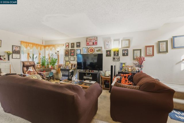 8672-8674 Beverly Ln, Dublin, CA 94568