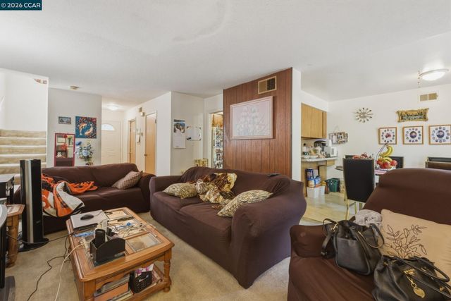 8672-8674 Beverly Ln, Dublin, CA 94568
