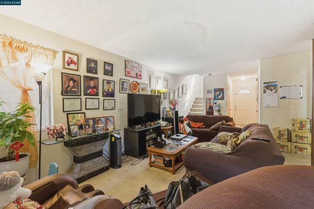 8672-8674 Beverly Ln, Dublin, CA 94568