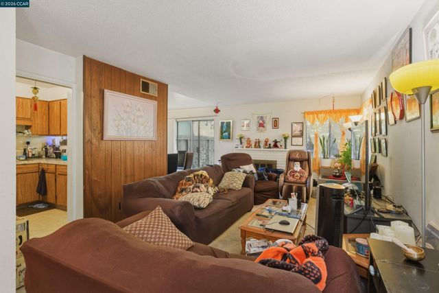 8672-8674 Beverly Ln, Dublin, CA 94568