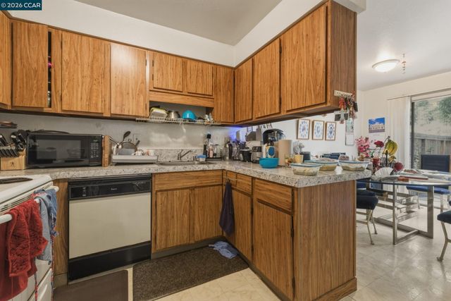 8672-8674 Beverly Ln, Dublin, CA 94568