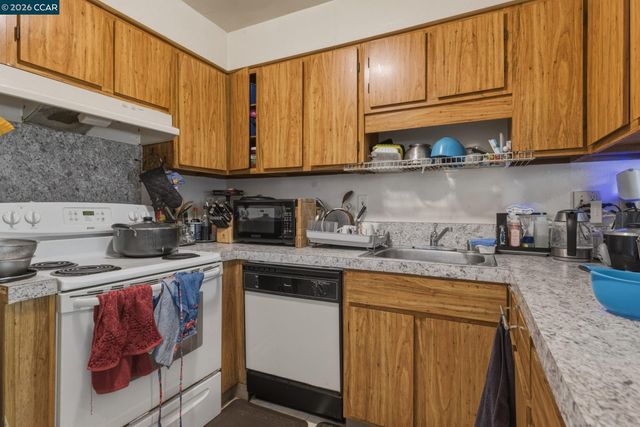 8672-8674 Beverly Ln, Dublin, CA 94568