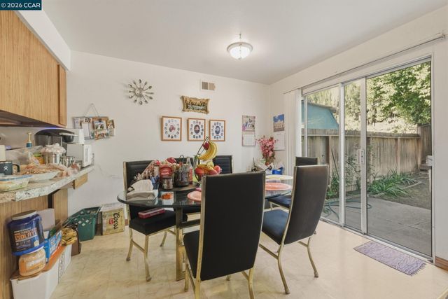 8672-8674 Beverly Ln, Dublin, CA 94568