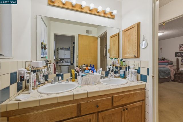 8672-8674 Beverly Ln, Dublin, CA 94568