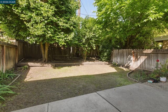 8672-8674 Beverly Ln, Dublin, CA 94568