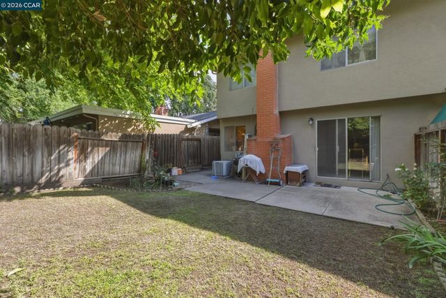 8672-8674 Beverly Ln, Dublin, CA 94568