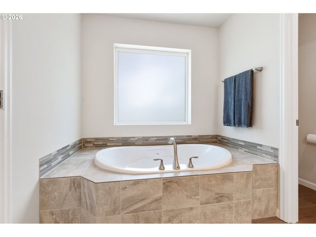 16185 Nw LIBERTY St, Portland, OR 97229