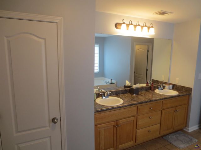 208 Northumberland Way, Warner Robins, GA 31088