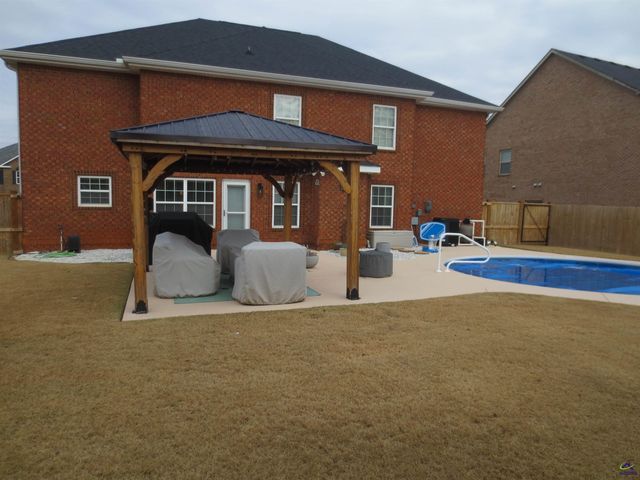 208 Northumberland Way, Warner Robins, GA 31088