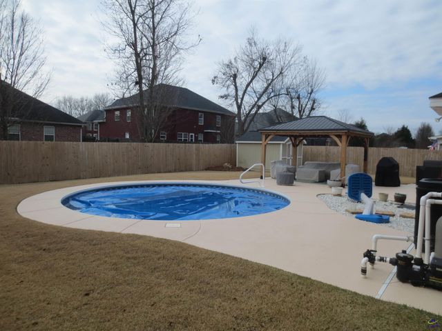 208 Northumberland Way, Warner Robins, GA 31088