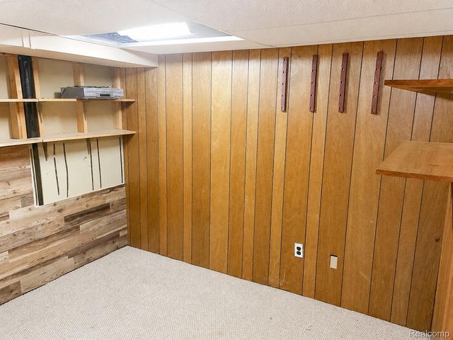 24335 Cottage Lane, Warren, MI 48089