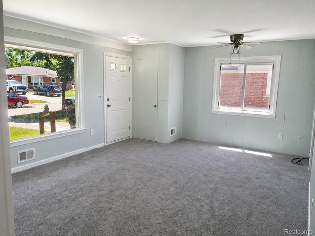 24335 Cottage Lane, Warren, MI 48089