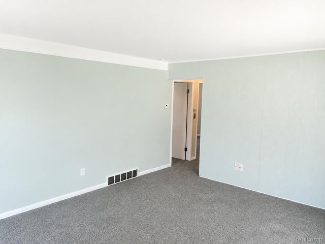 24335 Cottage Lane, Warren, MI 48089