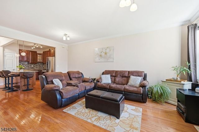 424 Hartford Dr, Nutley Twp., NJ 07110