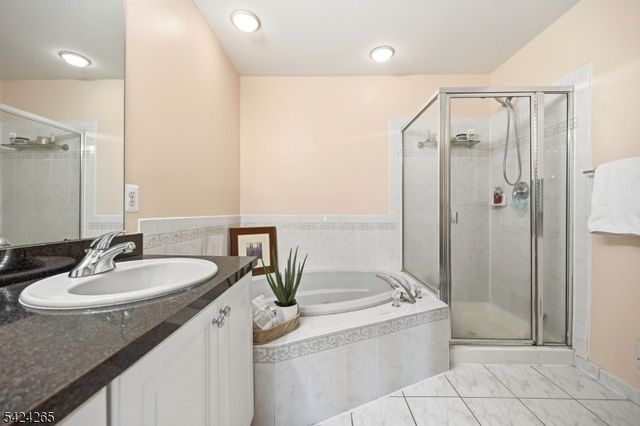 424 Hartford Dr, Nutley Twp., NJ 07110