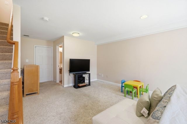 424 Hartford Dr, Nutley Twp., NJ 07110