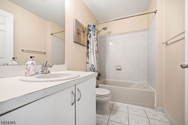 424 Hartford Dr, Nutley Twp., NJ 07110