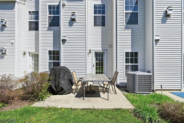 424 Hartford Dr, Nutley Twp., NJ 07110