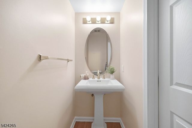 424 Hartford Dr, Nutley Twp., NJ 07110