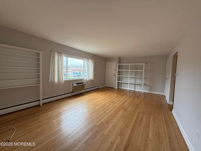 15 Azalea Court A, Eatontown, NJ 07724