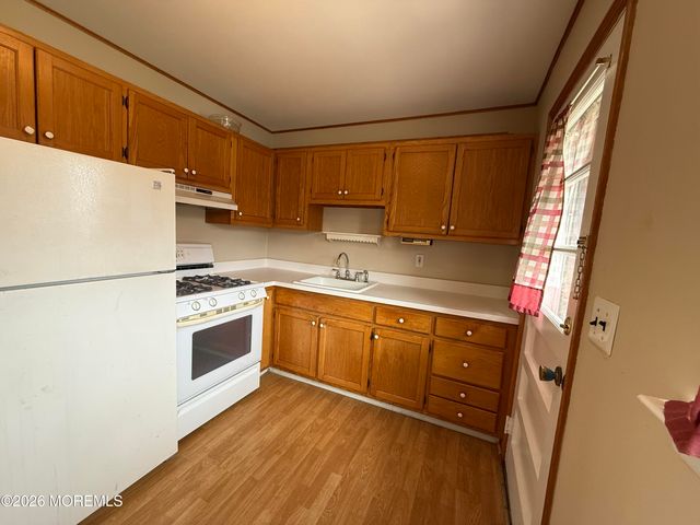 15 Azalea Court A, Eatontown, NJ 07724