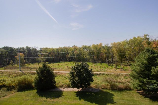 245 Oconomowoc PARKWAY, Oconomowoc, WI 53066