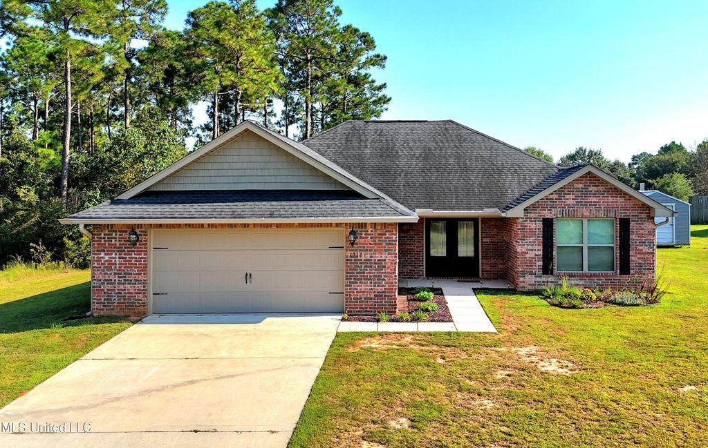 15121 Longwood Lane, Gulfport, MS 39503