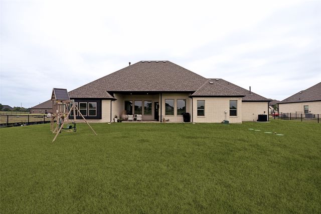 235 Heirloom Drive, Mclendon Chisholm, TX 75032