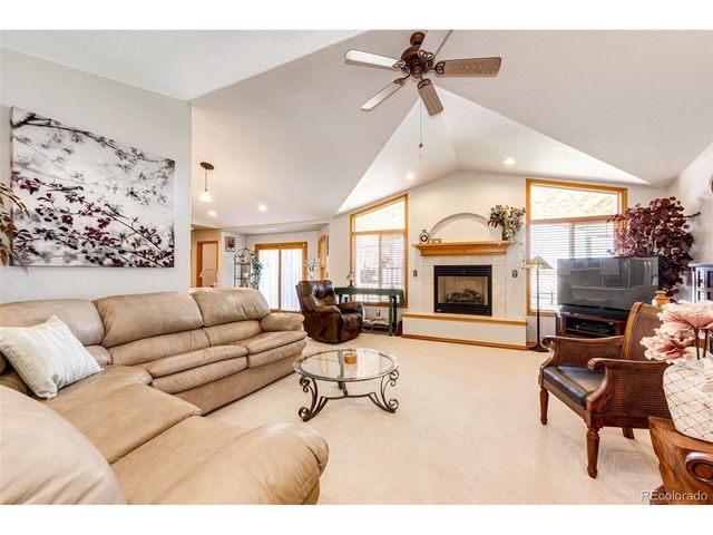 859 Shoshone St, Strasburg, CO 80136