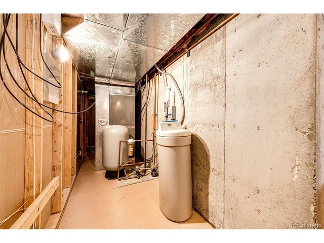 859 Shoshone St, Strasburg, CO 80136