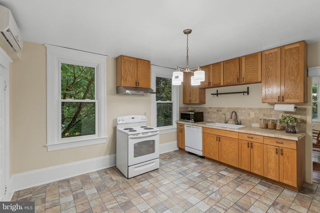 Image 15 of property listing at 5115 MAPLE PARK AVE, Baltimore, MD 21207