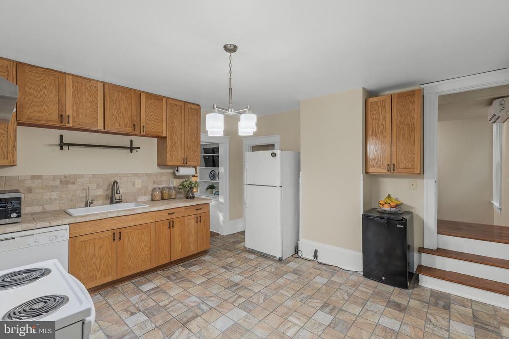 Image 16 of property listing at 5115 MAPLE PARK AVE, Baltimore, MD 21207