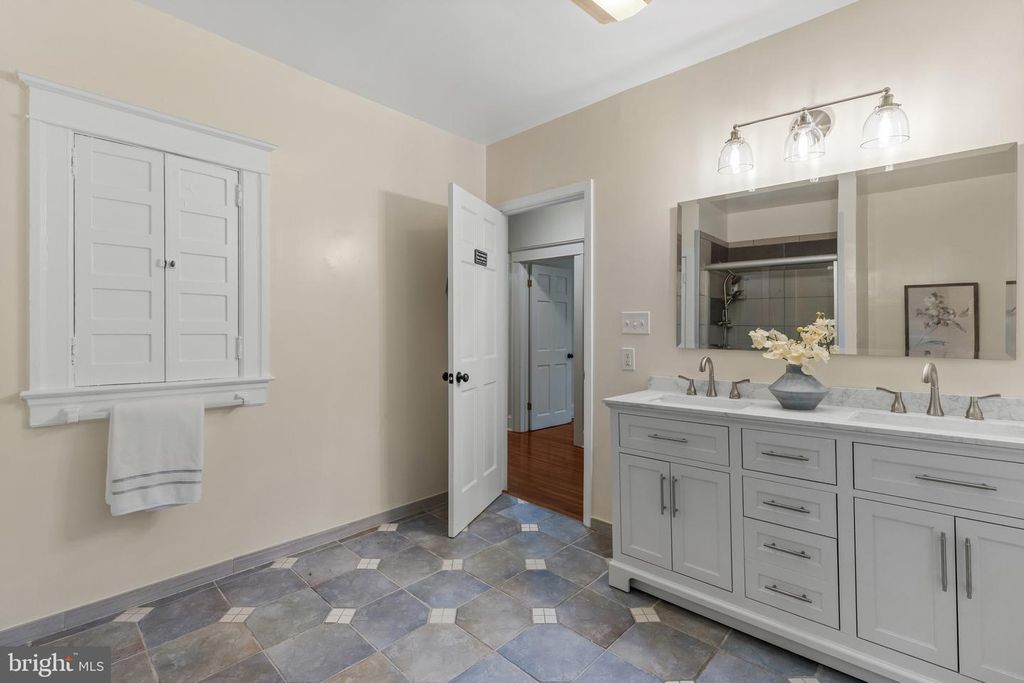 Image 23 of property listing at 5115 MAPLE PARK AVE, Baltimore, MD 21207