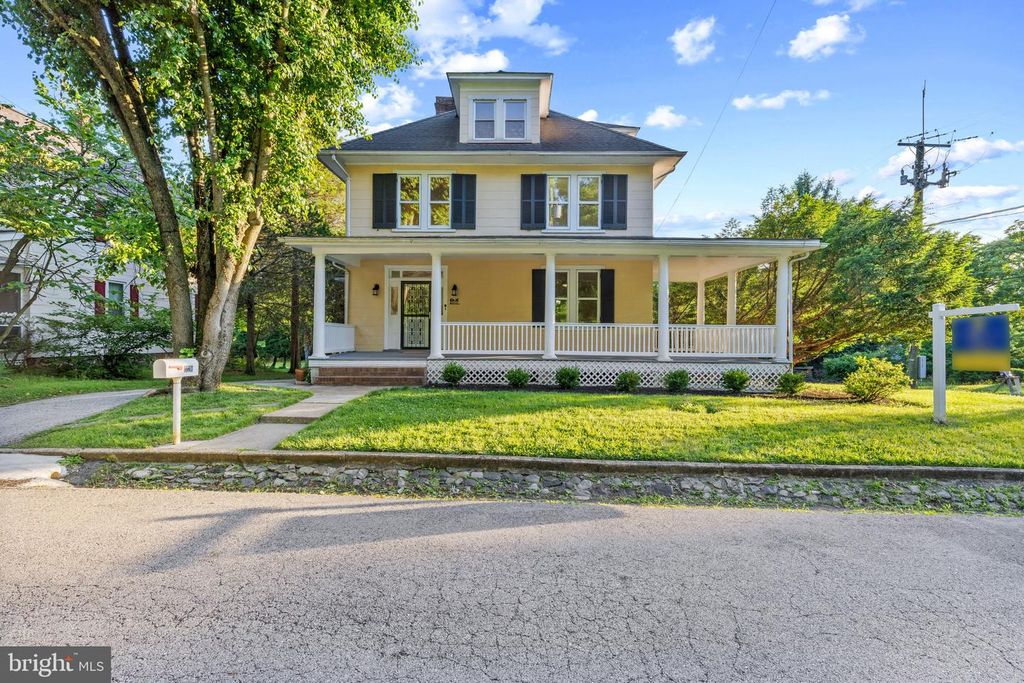 Image 3 of property listing at 5115 MAPLE PARK AVE, Baltimore, MD 21207
