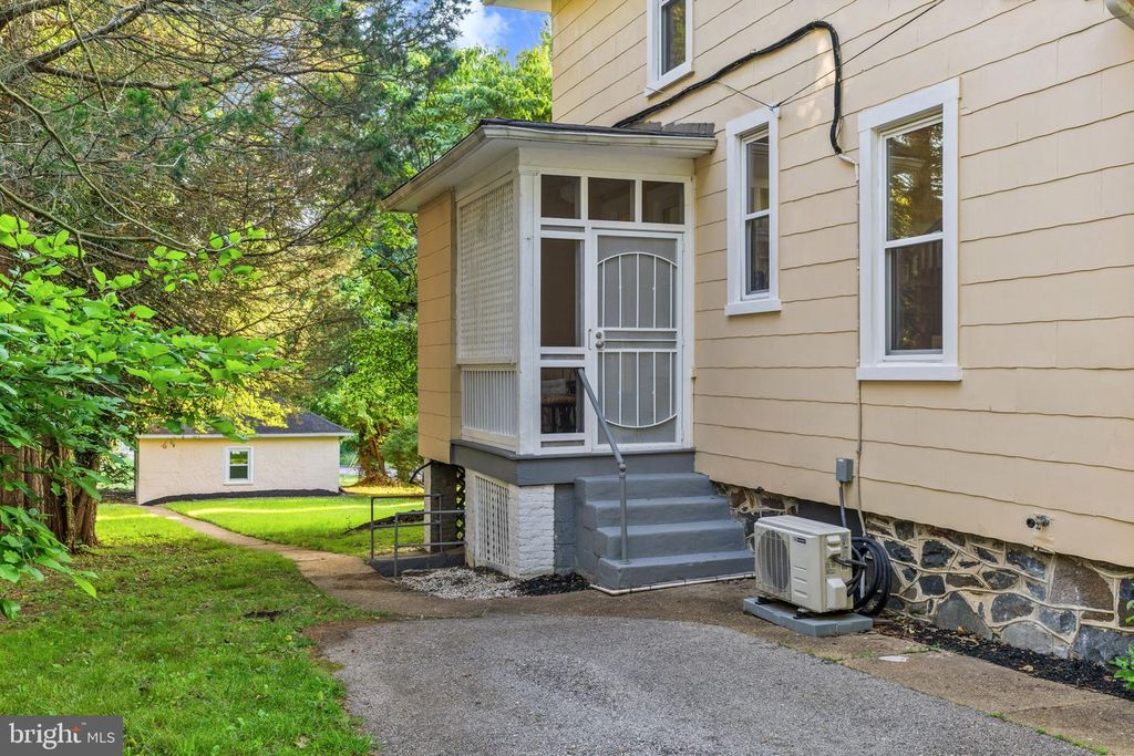 Image 36 of property listing at 5115 MAPLE PARK AVE, Baltimore, MD 21207