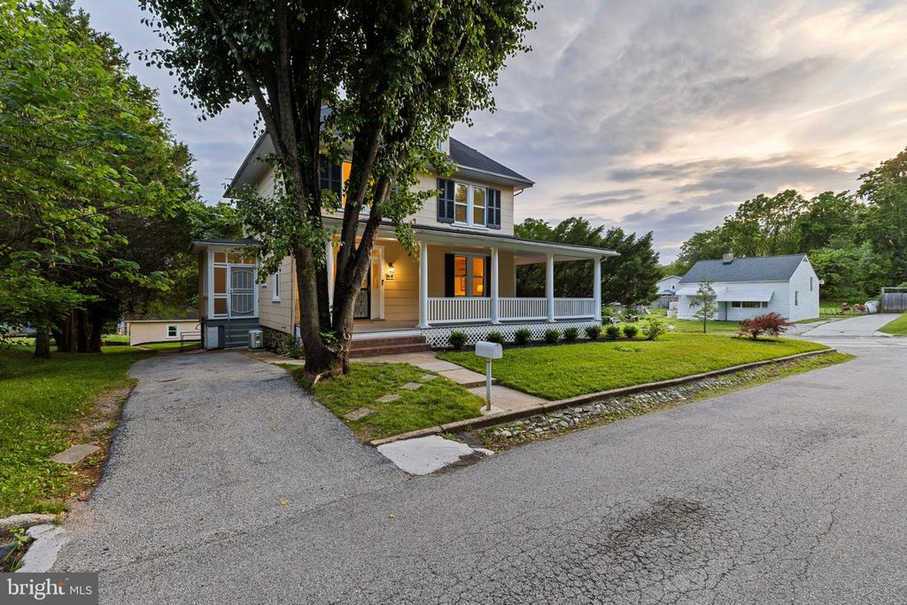 Image 39 of property listing at 5115 MAPLE PARK AVE, Baltimore, MD 21207