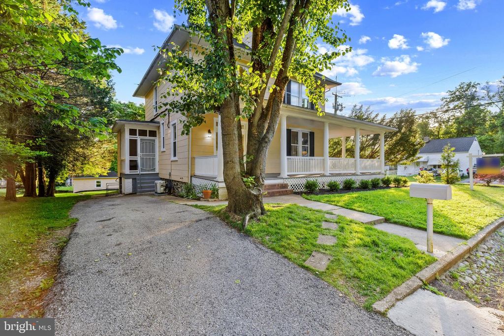 Image 4 of property listing at 5115 MAPLE PARK AVE, Baltimore, MD 21207