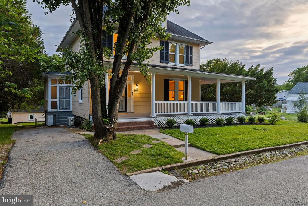 Image 41 of property listing at 5115 MAPLE PARK AVE, Baltimore, MD 21207