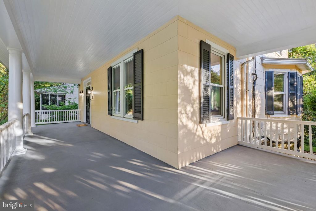 Image 5 of property listing at 5115 MAPLE PARK AVE, Baltimore, MD 21207