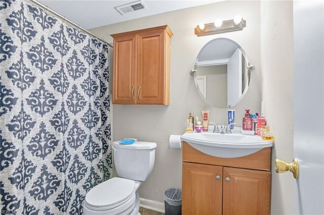 1525 Malibu PL, Newport News, VA 23608