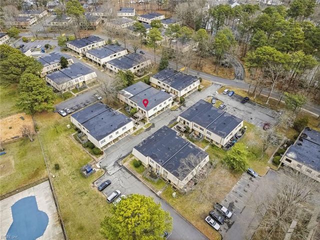 1525 Malibu PL, Newport News, VA 23608