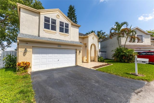 10931 SW 10th Pl, Davie, FL 33324