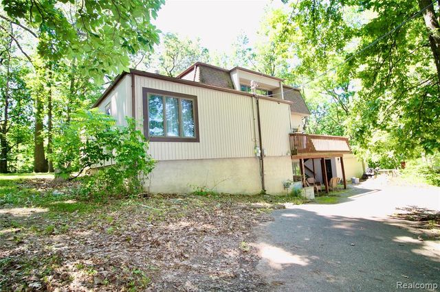 3515 Lahring, Linden, MI 48451