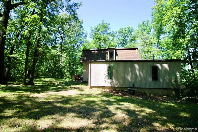 3515 Lahring, Linden, MI 48451
