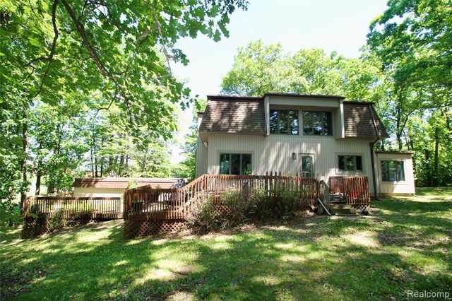 3515 Lahring, Linden, MI 48451